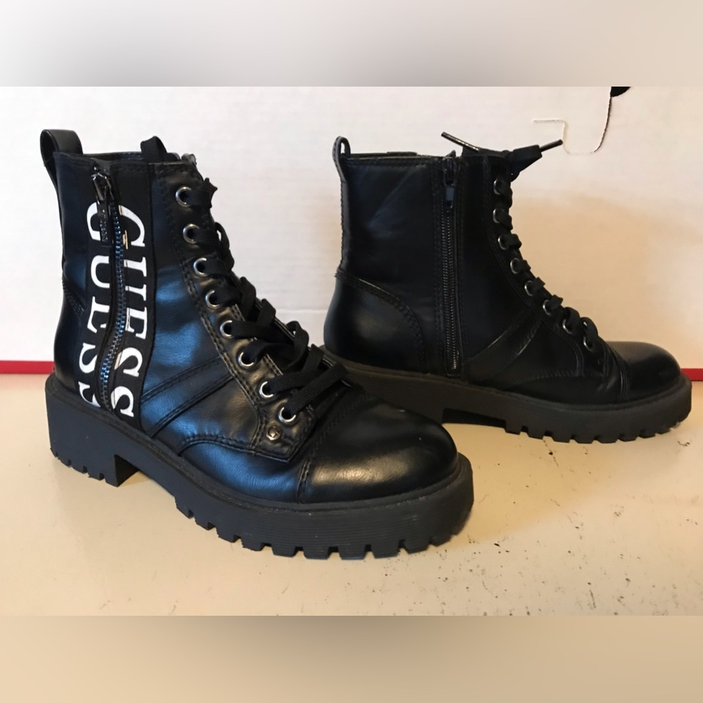 Guess Faux Leather Logo Side Zip/Lace Up Black Combat Boots 6M NEVER WORN